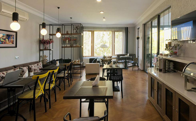 2 სტუმარზე ნომრები საუზმით თბილისის სასტუმროში